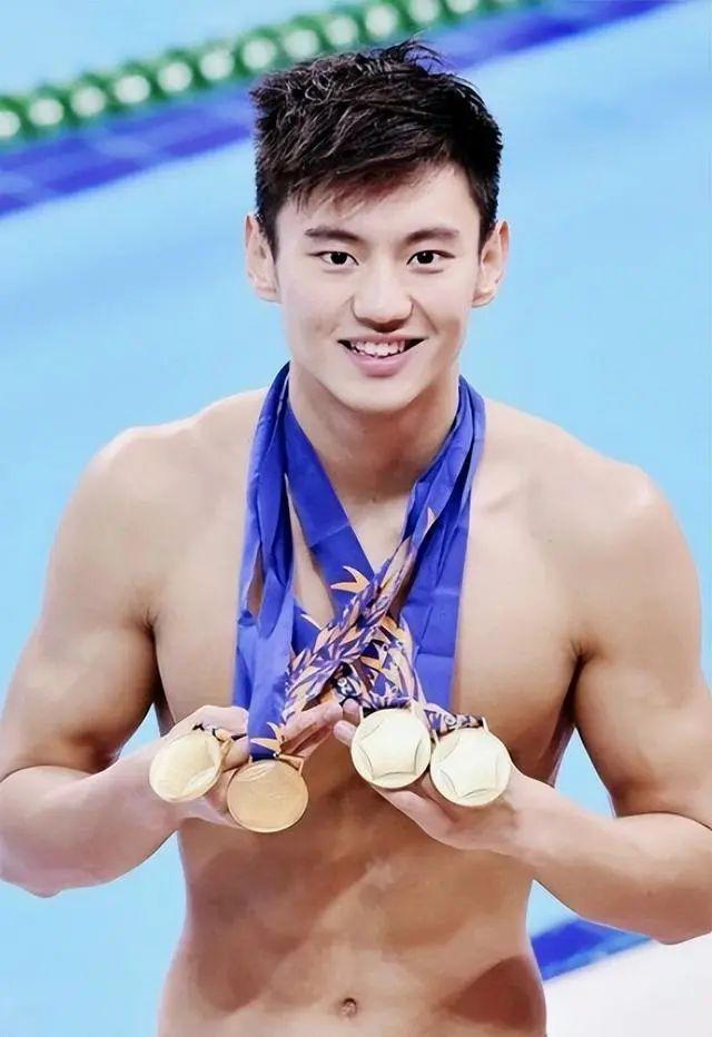 孙杨,一个游泳冠军的成长故事,从怕水男孩到世界纪录保持者 孙杨,一个游泳冠军的成长故事,从怕水男孩到世界纪录保持者